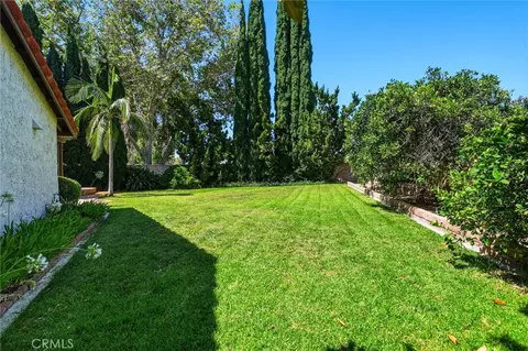 Exterior - 2852 Ian, Simi Valley, CA 93063 photo 12 of 15