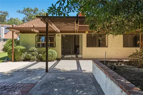 Exterior - 2852 Ian, Simi Valley, CA 93063 photo 9 of 15
