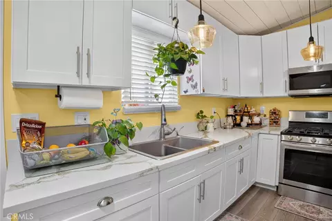 Kitchen - 15912 Rexroth St, Mojave, CA 93501 photo 1 of 3