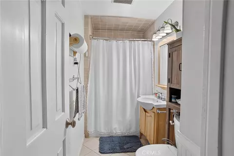Bath - 15912 Rexroth St, Mojave, CA 93501 photo 1 of 3