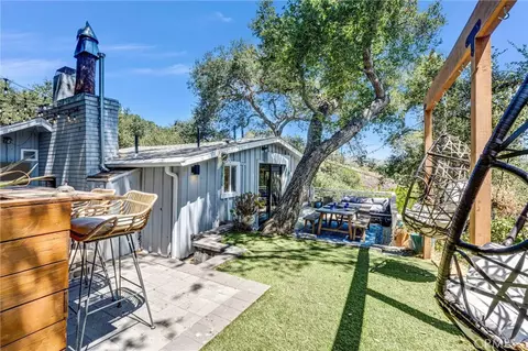 21936 Canon Dr, Topanga, CA 90290