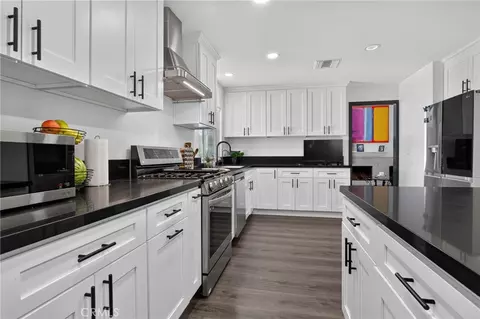 Kitchen - 1834 Hillary Ct, Simi Valley, CA 93065 photo 2 of 5