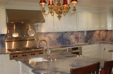Kitchen - 13978 Summit Dr, Whittier, CA 90602 photo 3 of 5
