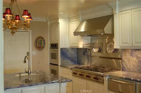 Kitchen - 13978 Summit Dr, Whittier, CA 90602 photo 2 of 5