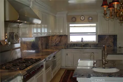 Kitchen - 13978 Summit Dr, Whittier, CA 90602 photo 4 of 5