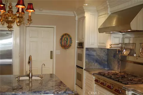 Kitchen - 13978 Summit Dr, Whittier, CA 90602 photo 5 of 5