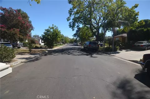 View/Area - 7024 Balcom, Reseda, CA 91335 photo 1 of 2