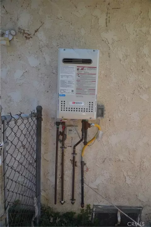 Exterior - 7024 Balcom, Reseda, CA 91335 photo 6 of 7