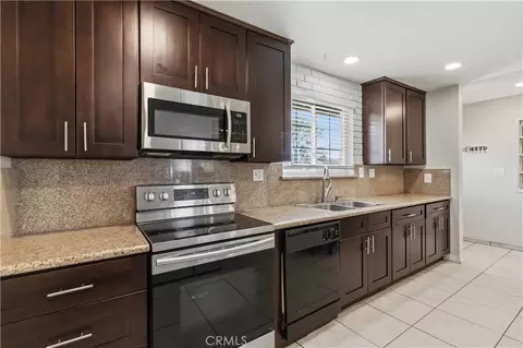 Kitchen - 1582 Dakin, Simi Valley, CA 93065 photo 2 of 4