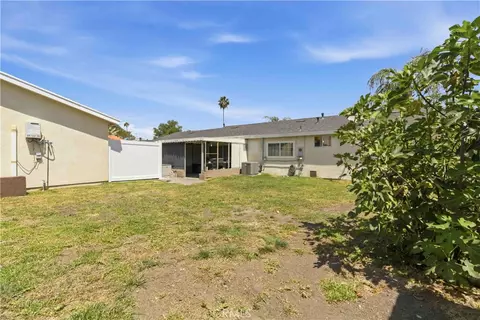 Exterior - 1582 Dakin, Simi Valley, CA 93065 photo 5 of 7