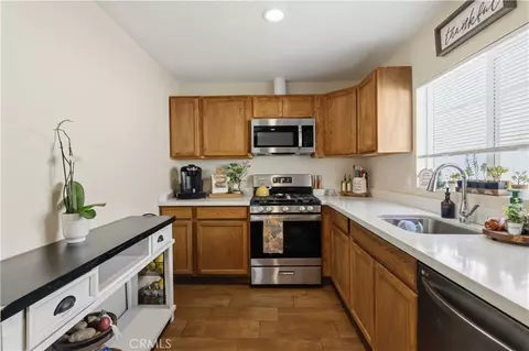 Kitchen - 1582 Dakin, Simi Valley, CA 93065 photo 4 of 4