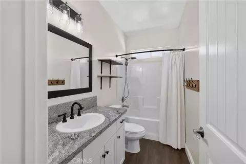 Bath - 21841 Mid, Tehachapi, CA 93561 photo 2 of 2