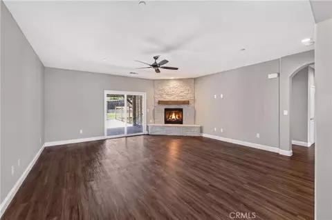 Living - 21841 Mid, Tehachapi, CA 93561 photo 2 of 4