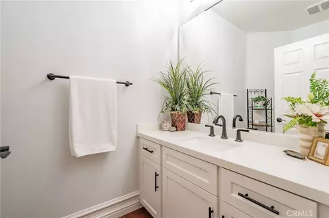 Bath - 760 Cinnabar Pl, Simi Valley, CA 93065 photo 1 of 10