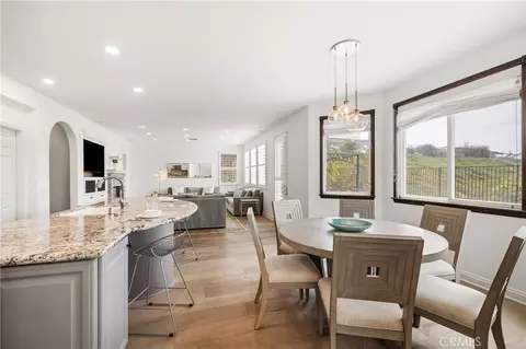 Dining - 5474 Sunlight, Simi Valley, CA 93063 photo 3 of 4