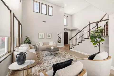 Living - 5474 Sunlight, Simi Valley, CA 93063 photo 2 of 3