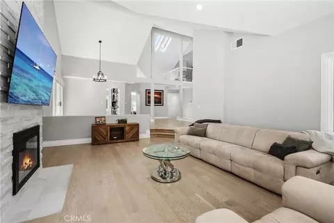 Living - 2288 Ranch View Pl, Thousand Oaks, CA 91362 photo 3 of 3