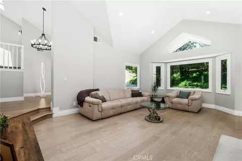 Living - 2288 Ranch View Pl, Thousand Oaks, CA 91362 photo 2 of 3
