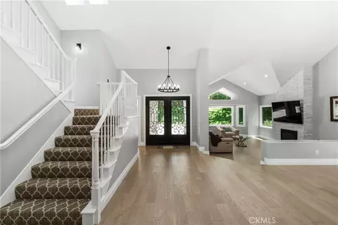 Entry Way - 2288 Ranch View Pl, Thousand Oaks, CA 91362 photo 2 of 5