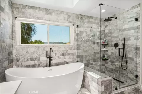 Bath - 2288 Ranch View Pl, Thousand Oaks, CA 91362 photo 4 of 6