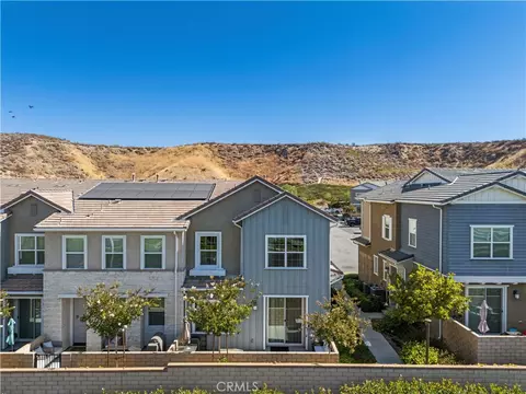22760 Harmony Dr, Saugus, CA 91350 photo 1