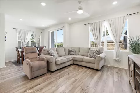 22760 Harmony Dr, Saugus, CA 91350 photo 13