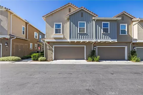 22760 Harmony Dr, Saugus, CA 91350 photo 2