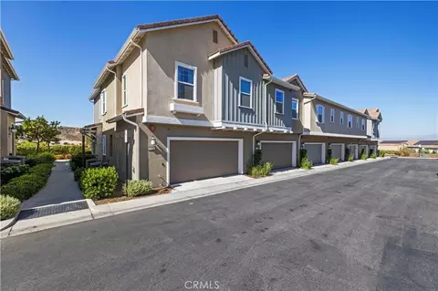 22760 Harmony Dr, Saugus, CA 91350 photo 3