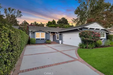 4530 Santa Lucia Dr, Woodland Hills, CA 91364