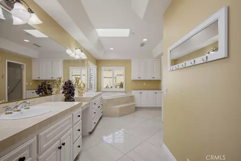 Bath - 2525 Prospect Dr, Upland, CA 91784 photo 4 of 8