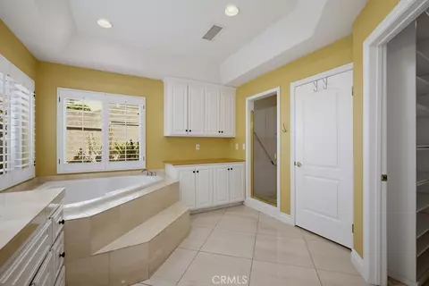 Bath - 2525 Prospect Dr, Upland, CA 91784 photo 7 of 8