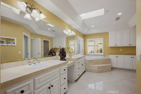 Bath - 2525 Prospect Dr, Upland, CA 91784 photo 3 of 8