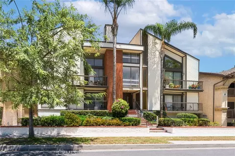 14159 Riverside Dr #103, Sherman Oaks, CA 91423