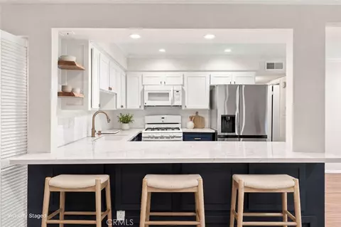 14159 Riverside Dr #103, Sherman Oaks, CA 91423