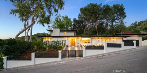 3240 Longridge Ave, Sherman Oaks, CA 91423