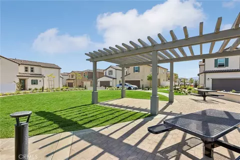 Exterior - 95 Main St, Piru, CA 93040 photo 2 of 3