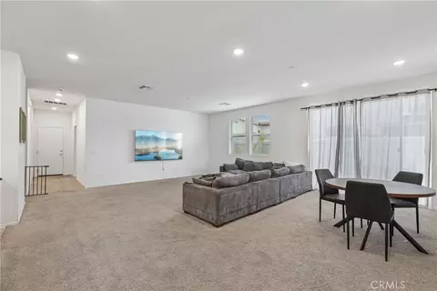 Living - 95 Main St, Piru, CA 93040 photo 1 of 2