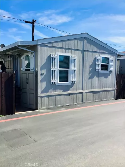 7560 Woodman Pl #52, Van Nuys, CA 91405