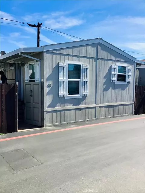 7560 Woodman Pl #52, Van Nuys, CA 91405