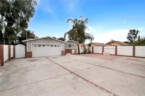 13176 Foothill, Sylmar, CA 91342
