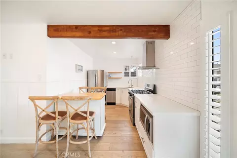 Kitchen - 244 Cahuenga Dr, Oxnard, CA 93035 photo 2 of 3