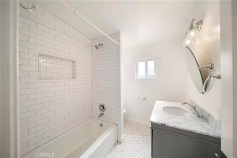 Bath - 244 Cahuenga Dr, Oxnard, CA 93035 photo 1 of 1