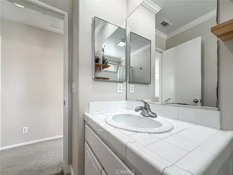 Bath - 1630 Licho Way, Oxnard, CA 93030 photo 5 of 9