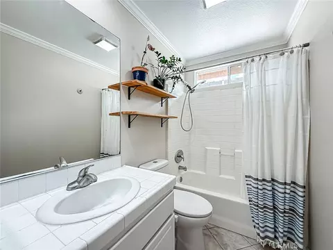 Bath - 1630 Licho Way, Oxnard, CA 93030 photo 3 of 9