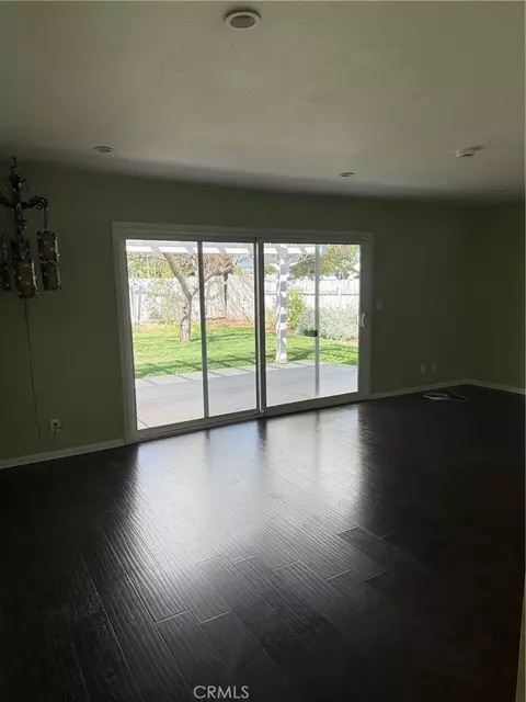 Living - 2002 Malcolm, Simi Valley, CA 93065 photo 2 of 2