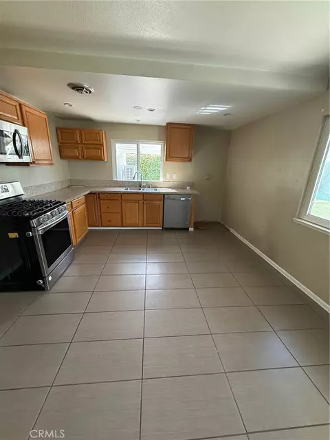 Kitchen - 2002 Malcolm, Simi Valley, CA 93065 photo 3 of 3