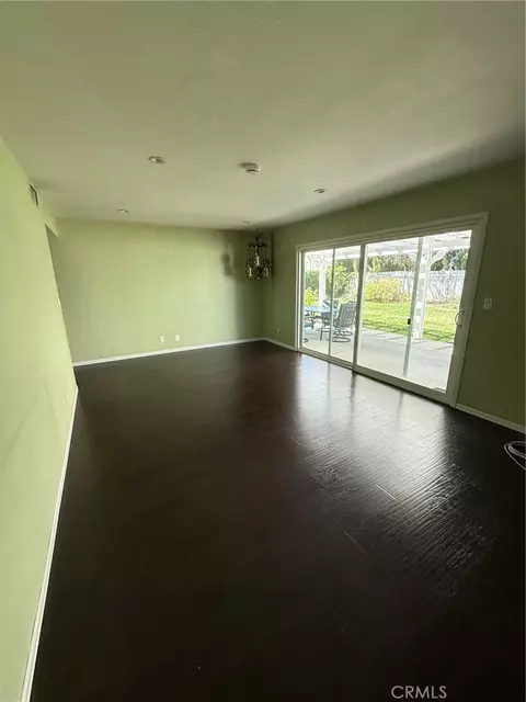 Living - 2002 Malcolm, Simi Valley, CA 93065 photo 1 of 2