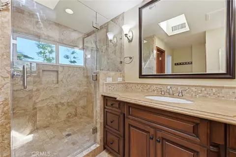 Bath - 1931 Warmlands Ave, Vista, CA 92084 photo 3 of 5