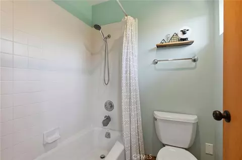 Bath - 1931 Warmlands Ave, Vista, CA 92084 photo 5 of 5