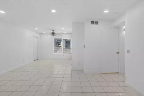8828 Burnet Ave #9, North Hills, CA 91343